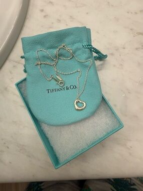 Tiffany & Co. Silver Open Heart Pendant Necklace with Tiffany Blue Pouch